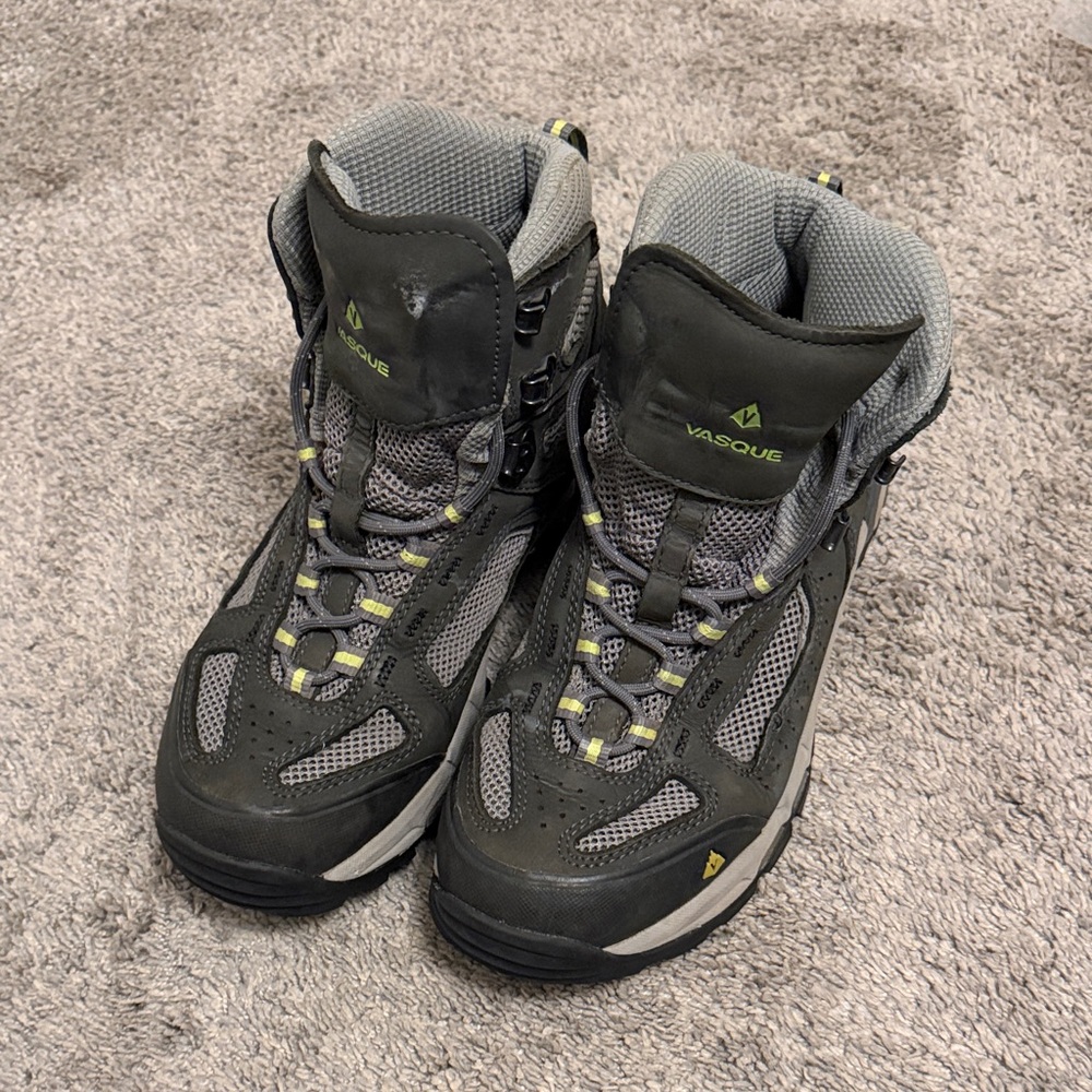 Vasque Women’s Black and Gray Athletic Hiking Boots Shoes Size 9